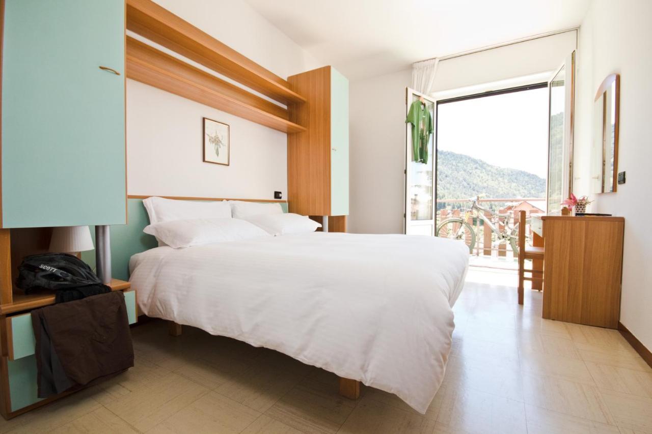 Hotel Martinelli Ronzo-Chienis Bagian luar foto