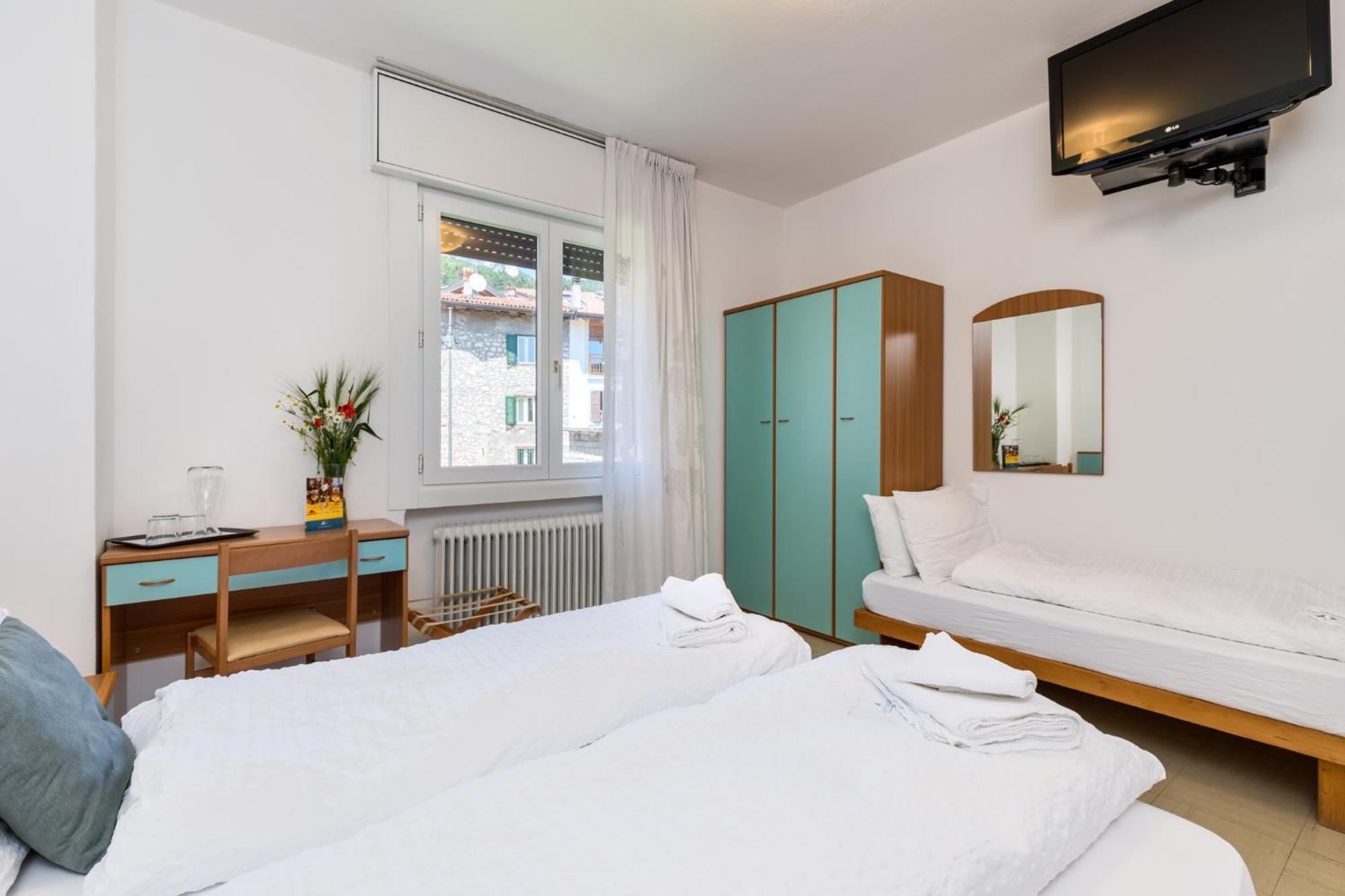 Hotel Martinelli Ronzo-Chienis Bagian luar foto