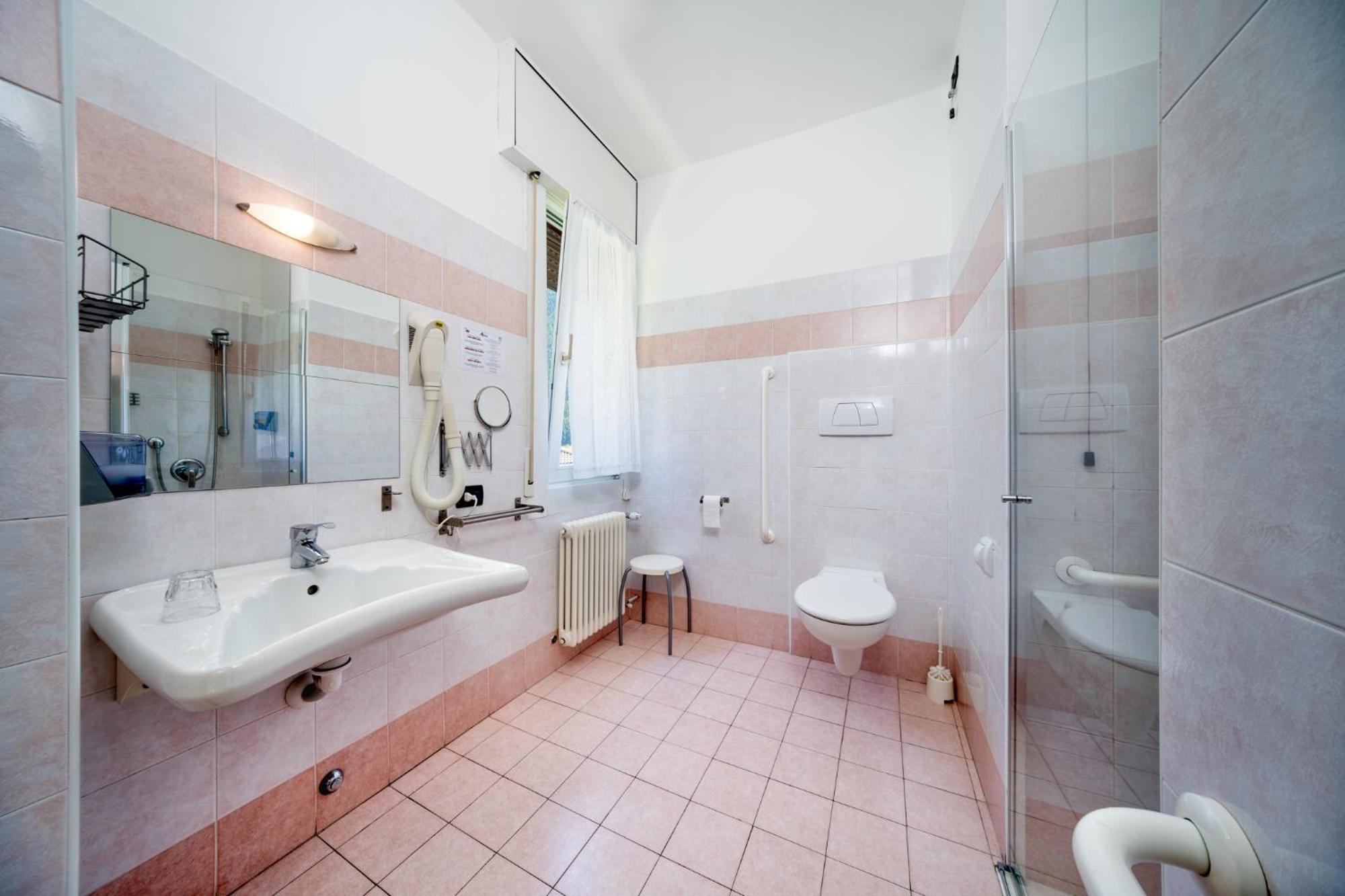 Hotel Martinelli Ronzo-Chienis Ruang foto